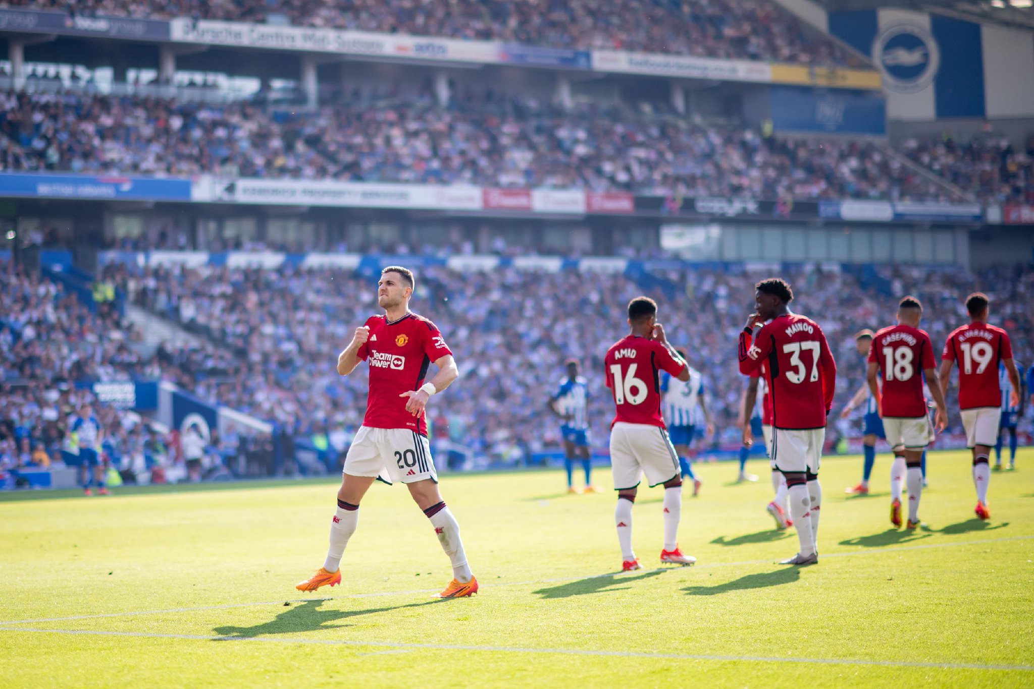 在万众瞩目 在万众瞩目